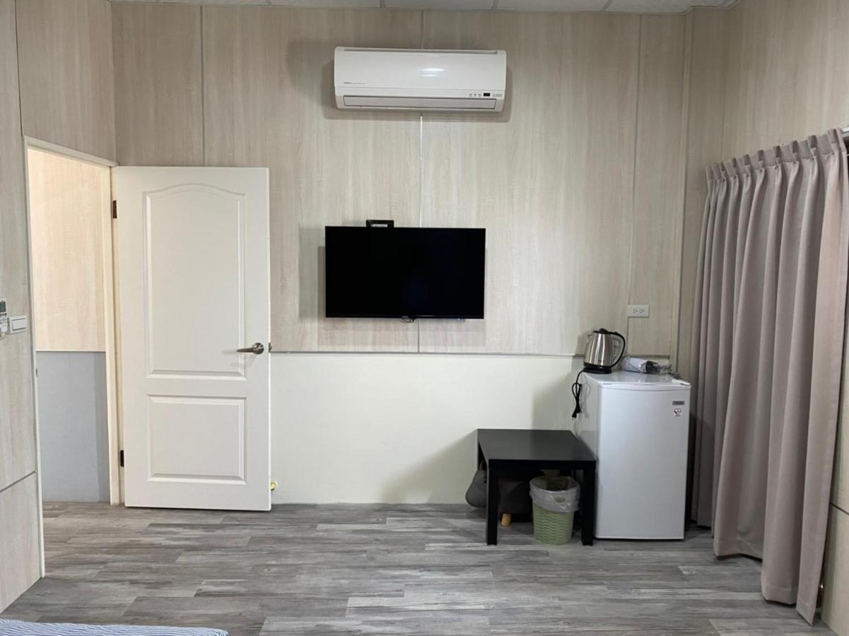 Taichung HSR Homestay Exterior foto